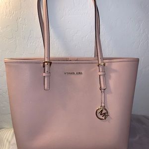 Medium michael kors tote